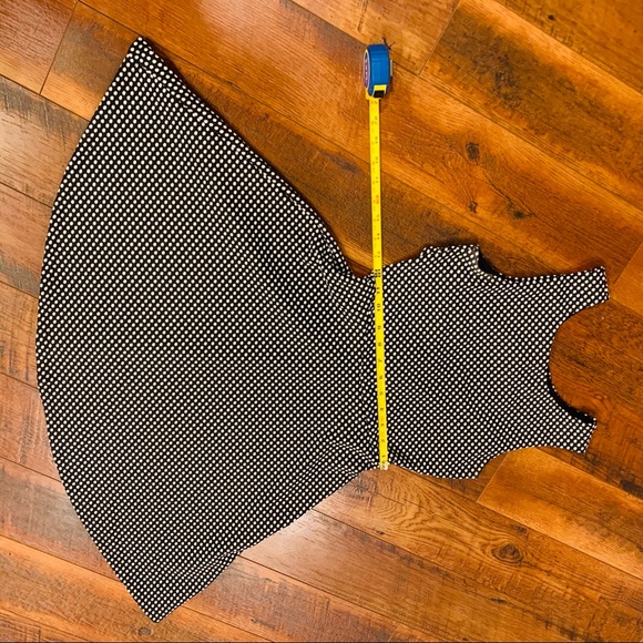 Adorable Polka Dot Dress with Open Back 😍 - Picture 6 of 6